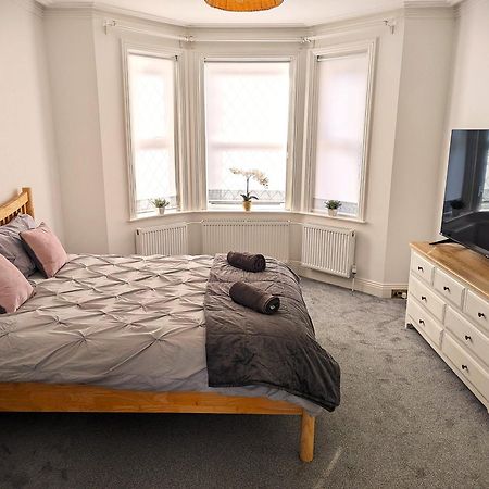 Cosy Bee And Apartment 伯恩茅斯 外观 照片
